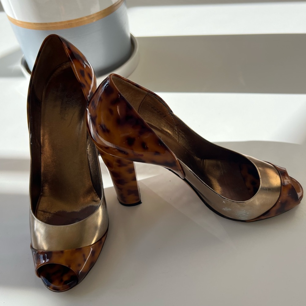 Gucci heels tortoise and gold size 7 gently worn